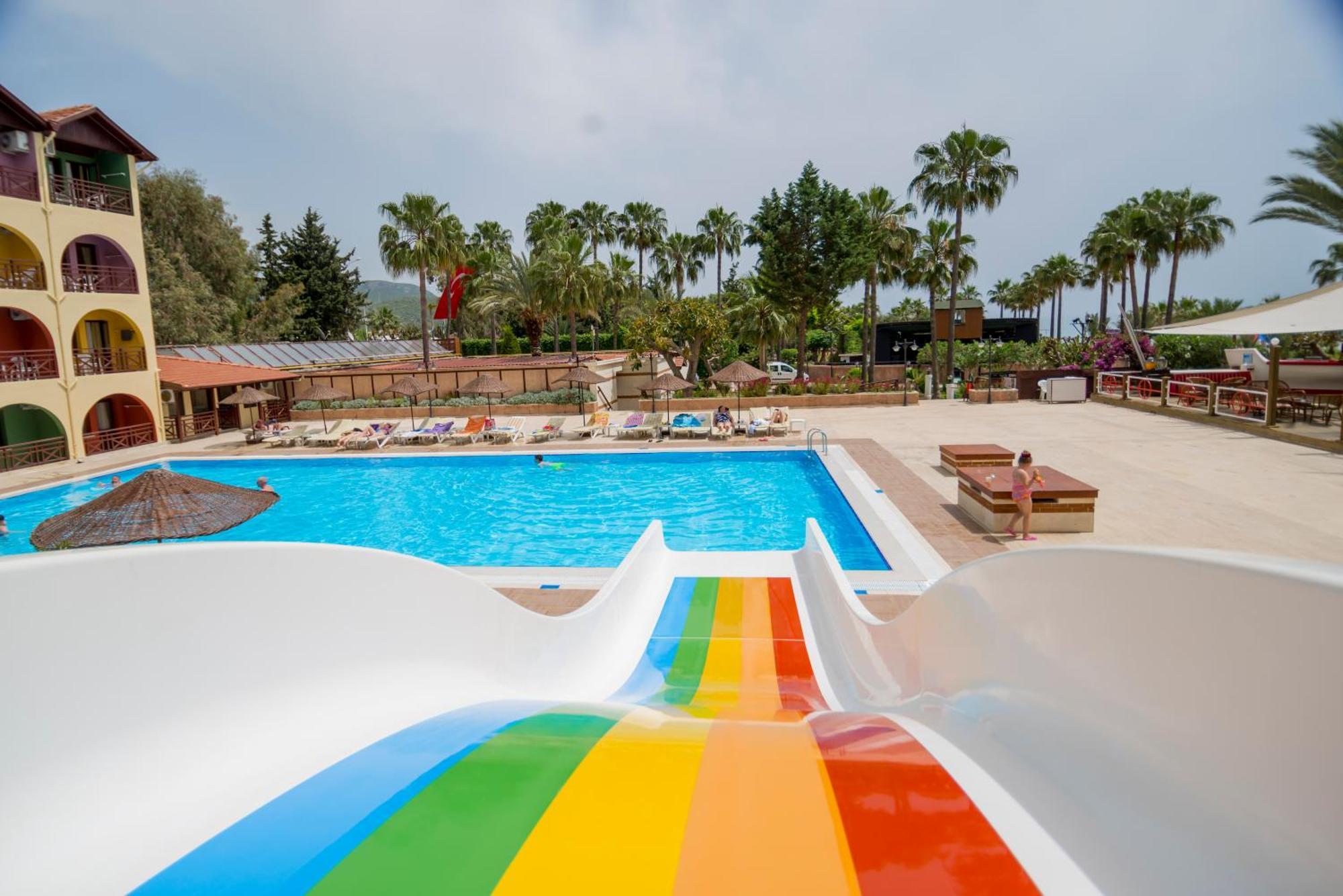 Club Tropical Beach Hotel Toslak Екстериор снимка