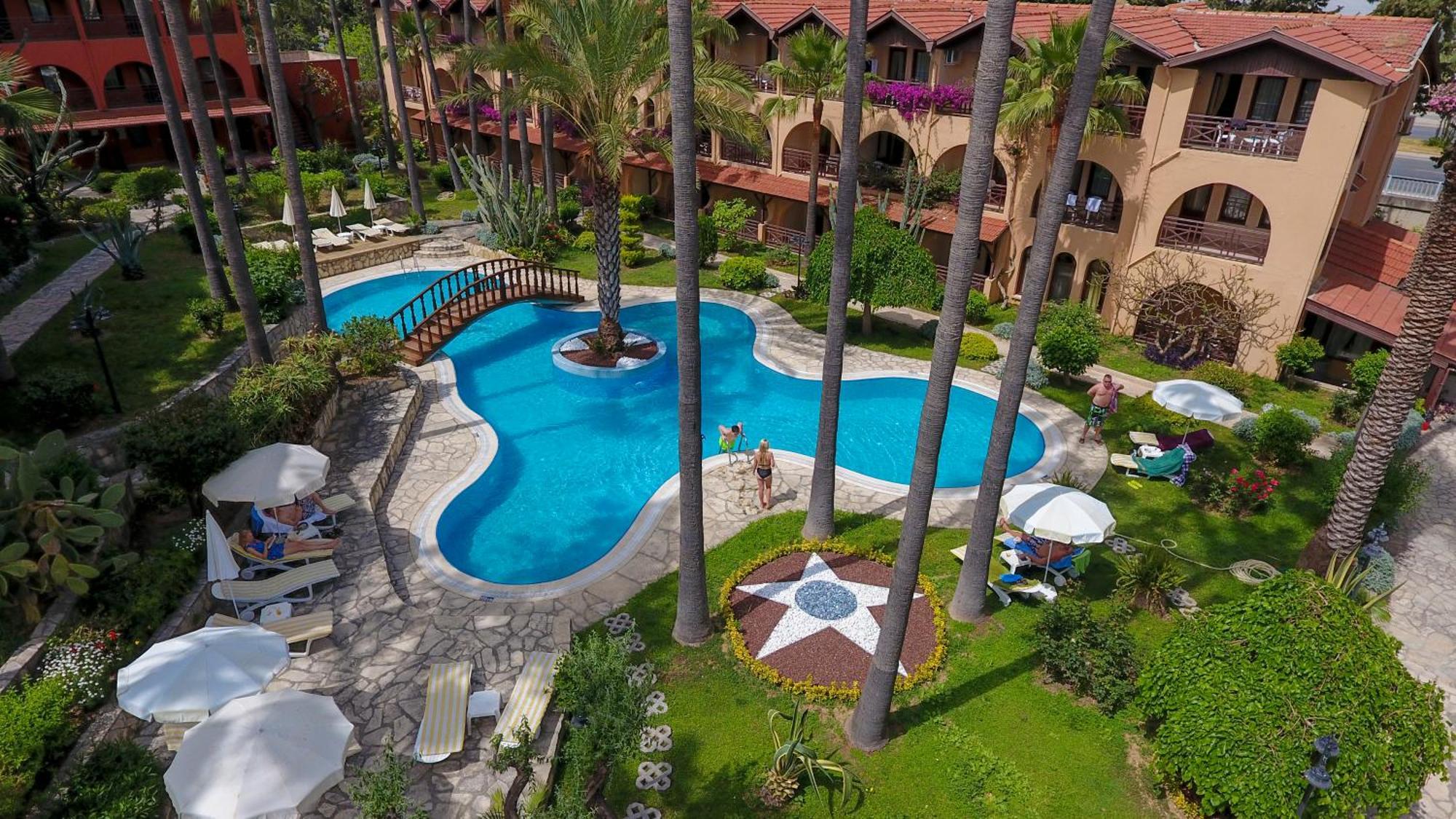 Club Tropical Beach Hotel Toslak Екстериор снимка