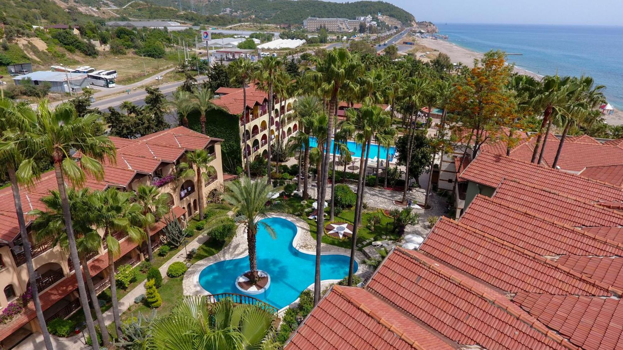 Club Tropical Beach Hotel Toslak Екстериор снимка