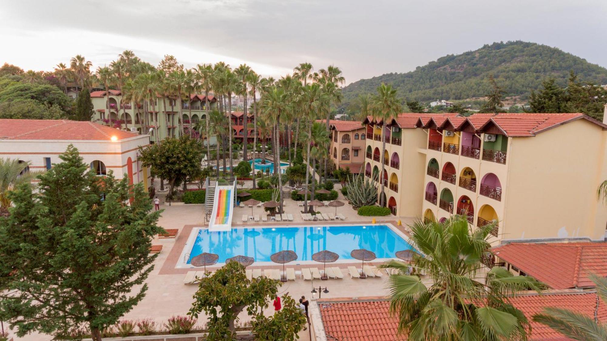 Club Tropical Beach Hotel Toslak Екстериор снимка