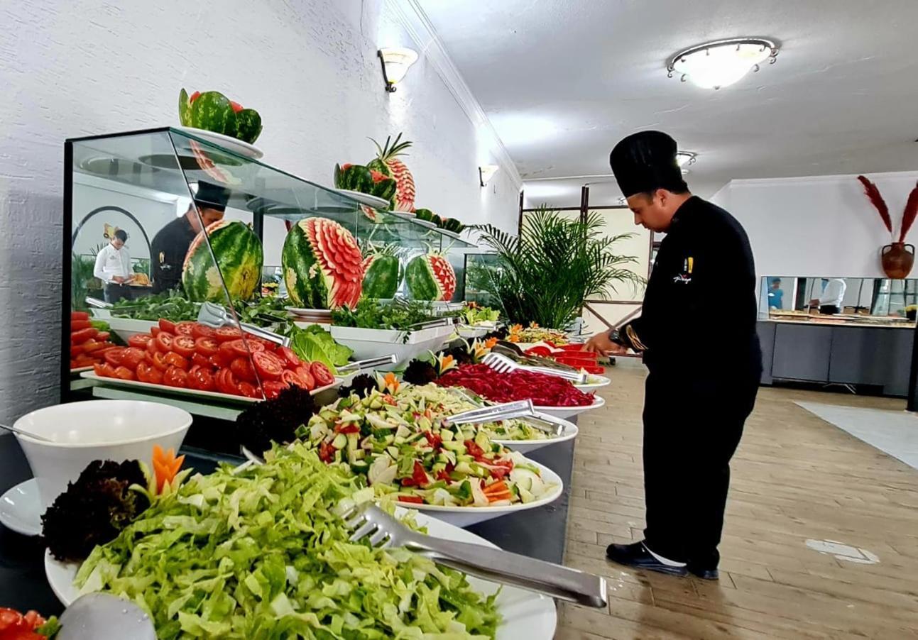 Club Tropical Beach Hotel Toslak Екстериор снимка