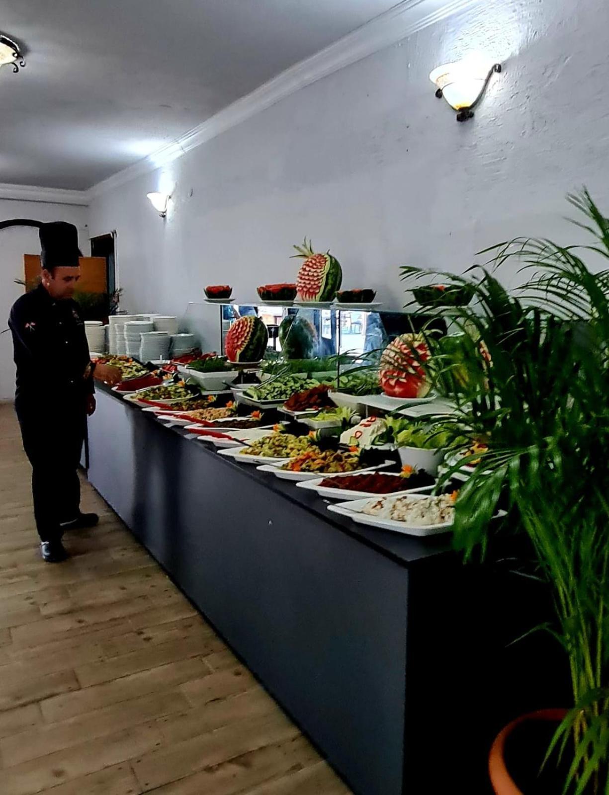 Club Tropical Beach Hotel Toslak Екстериор снимка