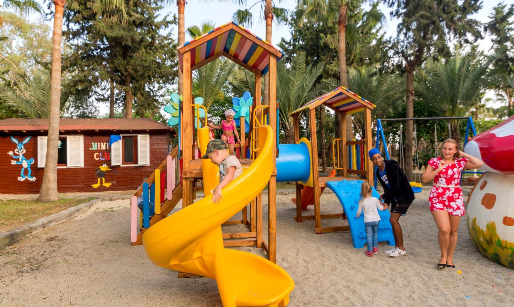 Club Tropical Beach Hotel Toslak Екстериор снимка