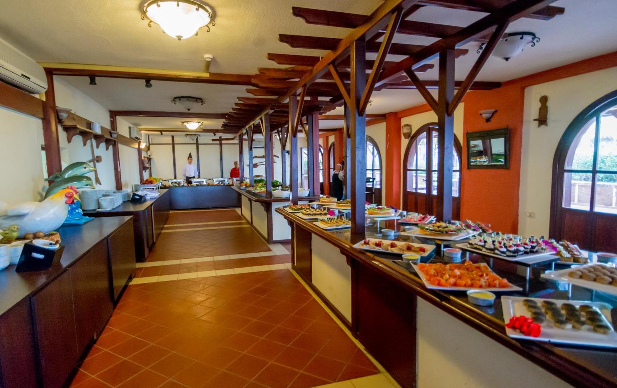 Club Tropical Beach Hotel Toslak Екстериор снимка