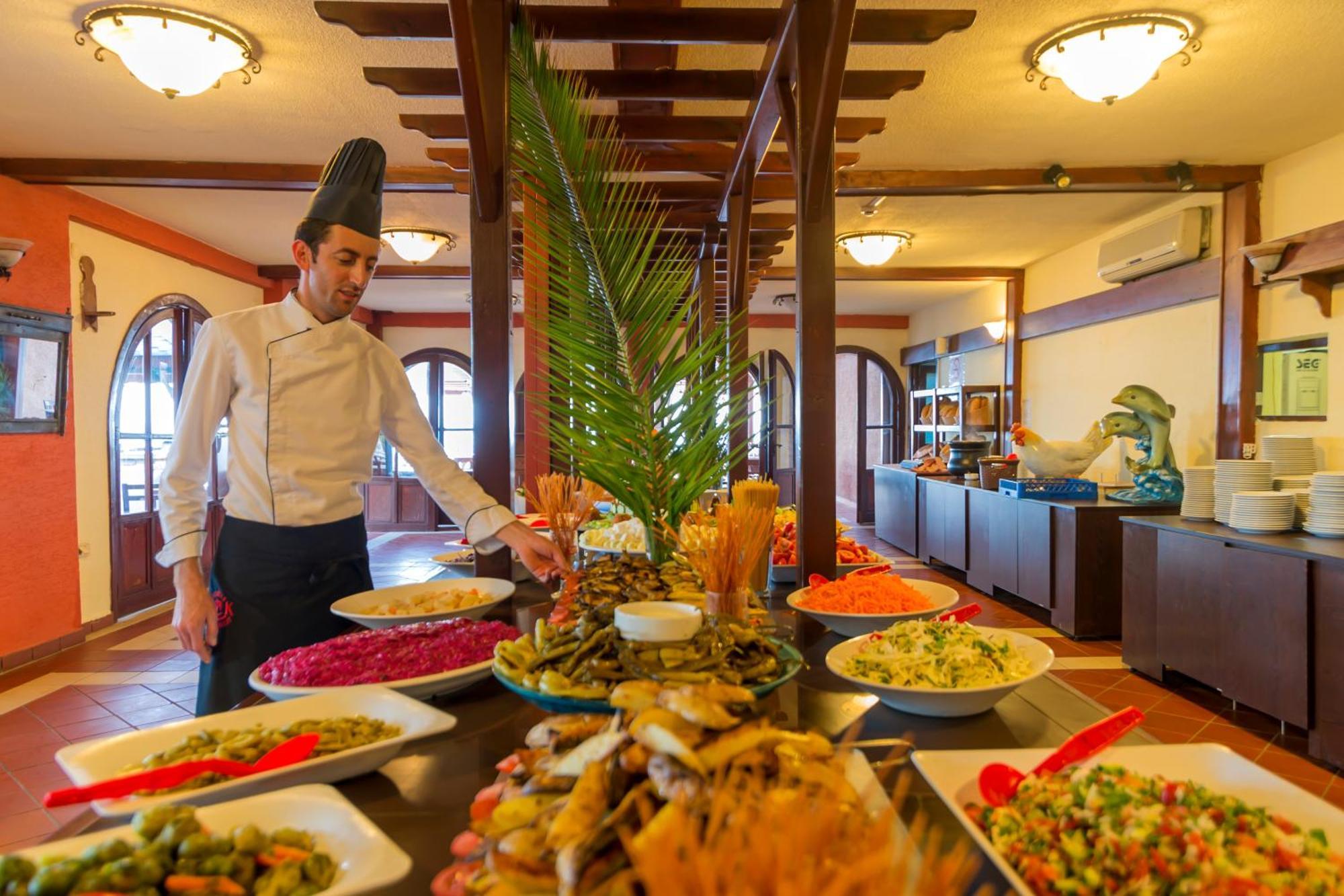 Club Tropical Beach Hotel Toslak Екстериор снимка